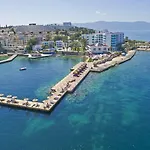 Le Bleu & 5* Kuşadası