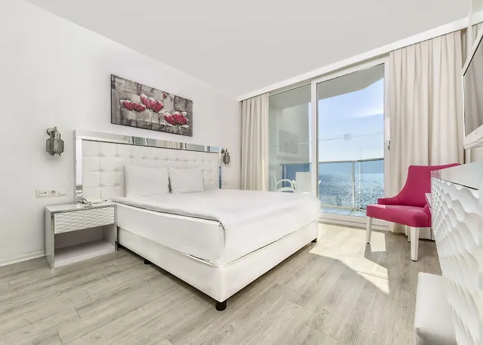 Le Bleu & Rezort 5*