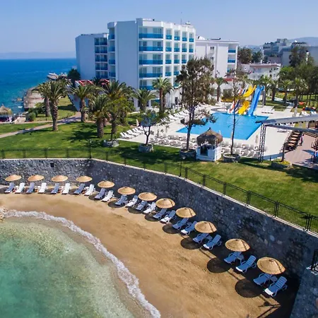 Le Bleu & Semesteranläggning (resort) 5*
