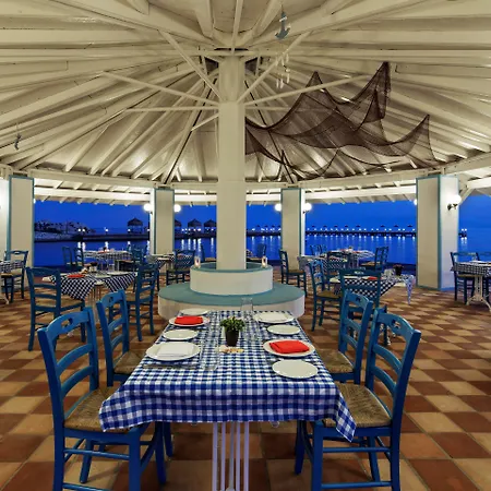 Курортный комплекс Le Bleu & 5*