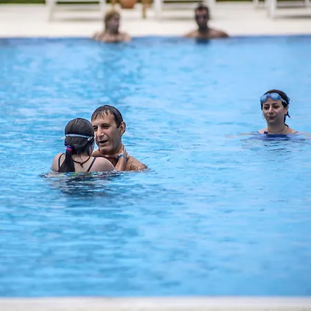 Курортный комплекс Le Bleu &