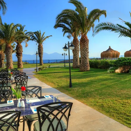 Курортный комплекс Le Bleu & 5*