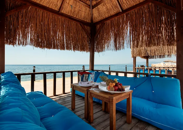 Le Bleu & كوشاداسيه