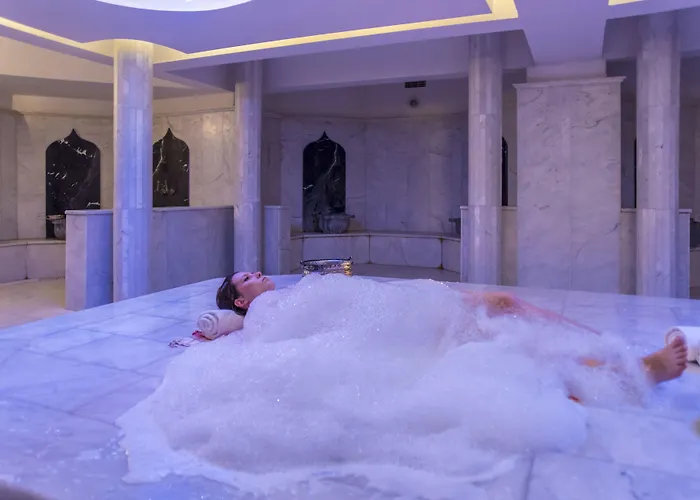 Le Bleu & كوشاداسيه