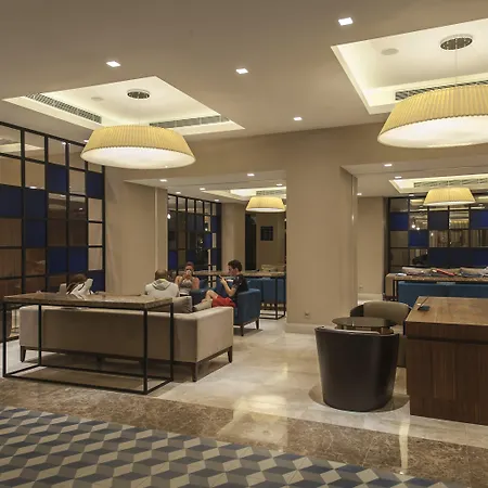 Üdülőközpont Le Bleu & 5*