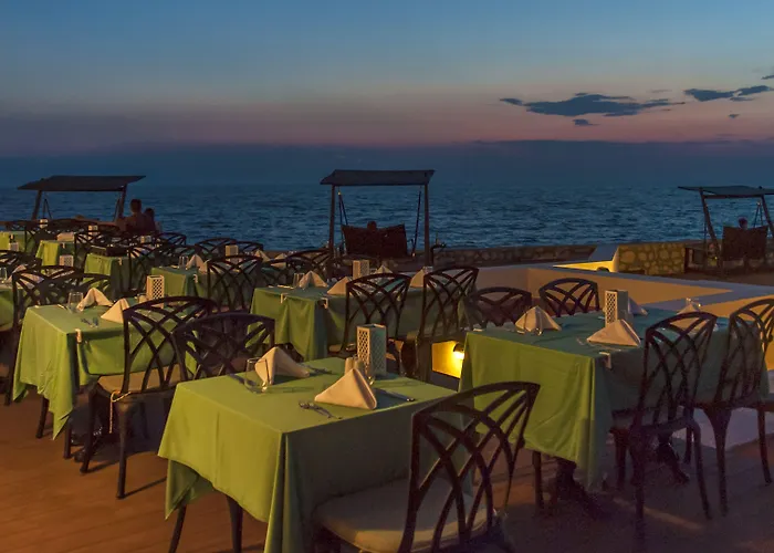 Üdülőközpont Le Bleu & 5*